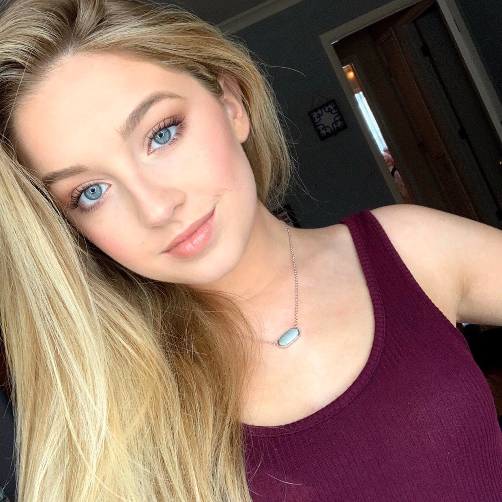 Meet Your Posher, Mackenna!